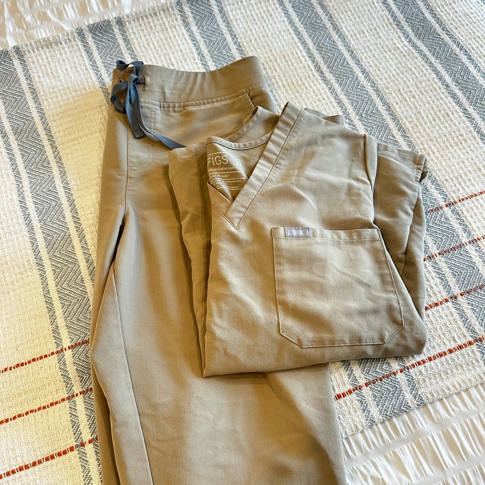 FIGS Women’s Khaki Scrub Pants and V-Neck Top Set